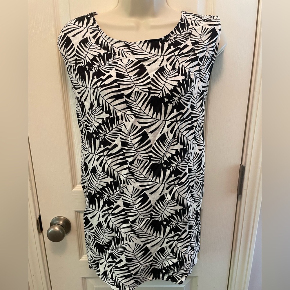 Premise Black and White Leaf Print Top